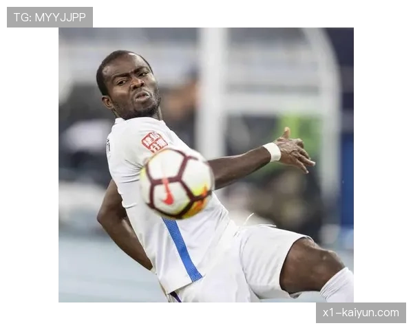 特写：柏林联老将特里梅尔，在保级关键战中的领袖作用